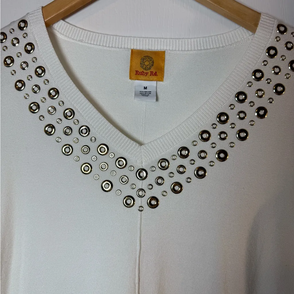 RUDY Rd. Sweater Knit
Grommet Embellished Trim Women’s Sweater size M White Size M - Image 5