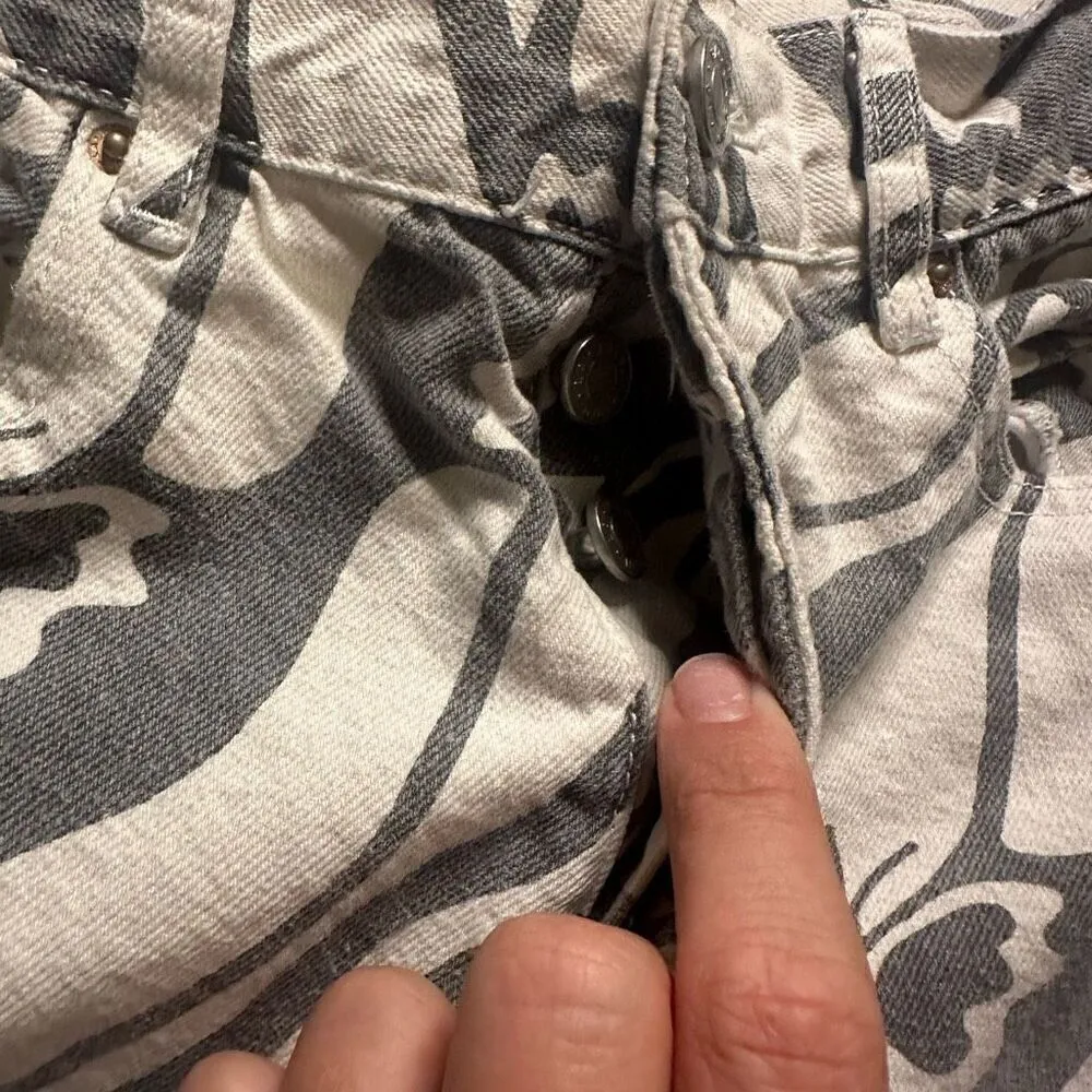 Pacsun butterfly dad jeans gray and white 25 - Image 5