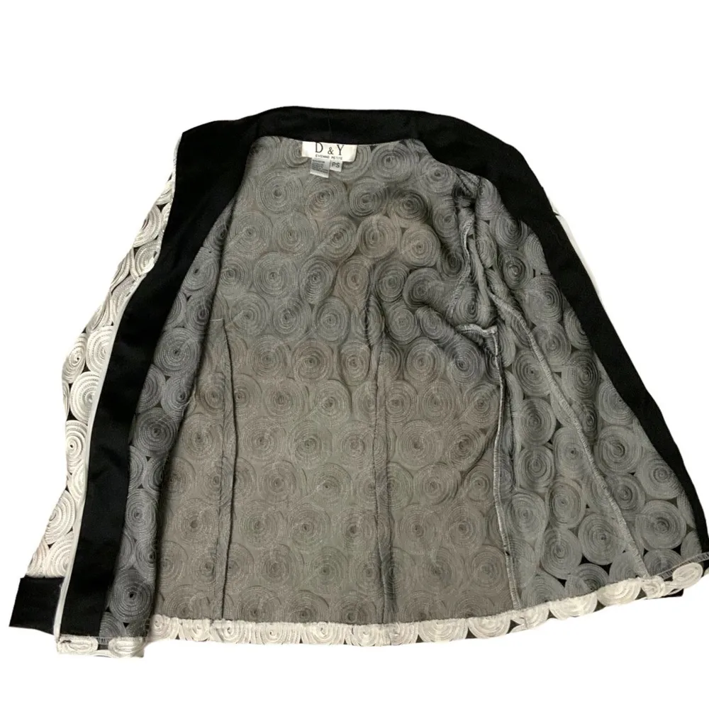 Vintage D&Y Evening Jacket Swirl Ribbon Soutache Top Zip Up White Petite Small - Image 9