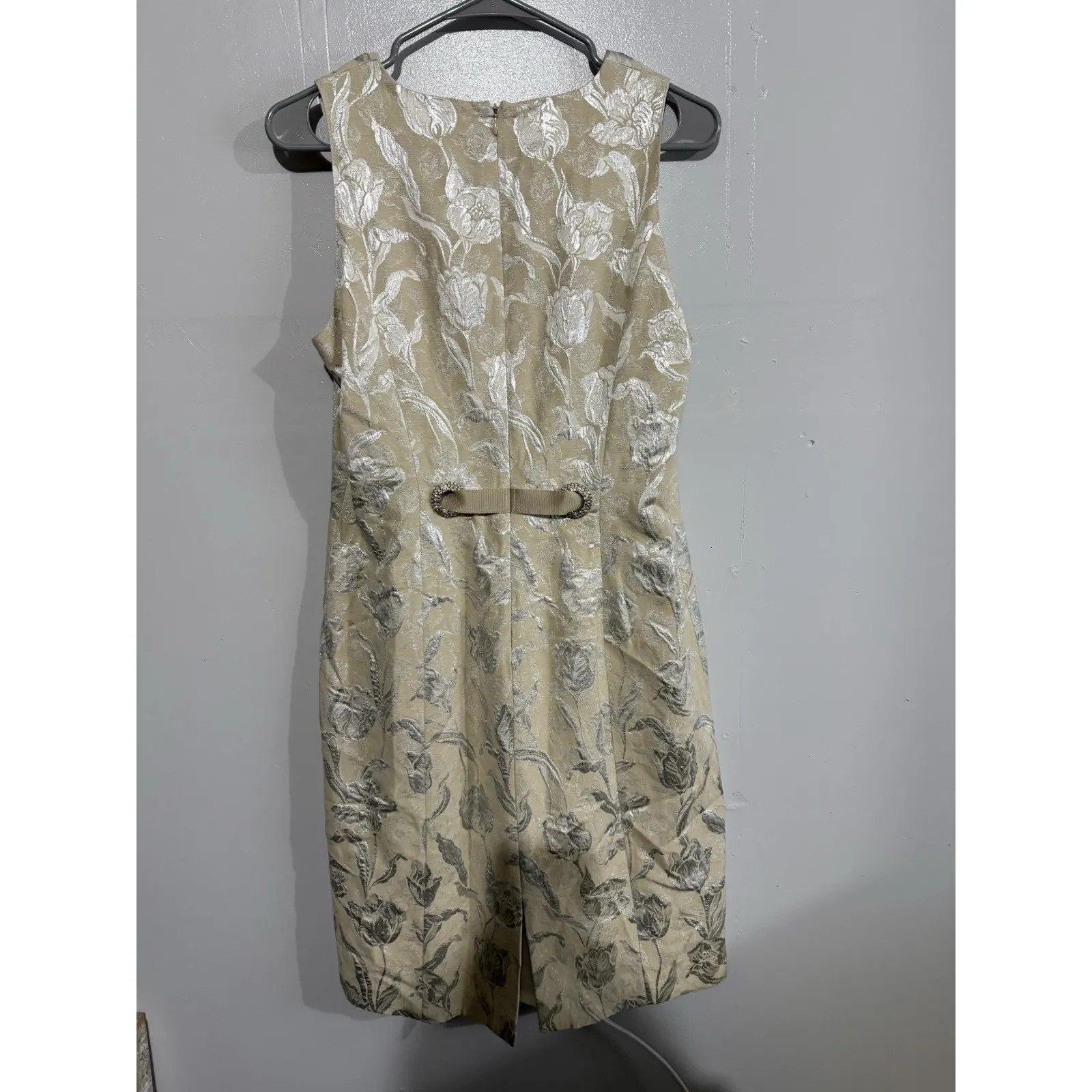 Chetta B Sherrie Bloom Peter Noviello Cream And Silver metallic floral Dress 8 - Image 5