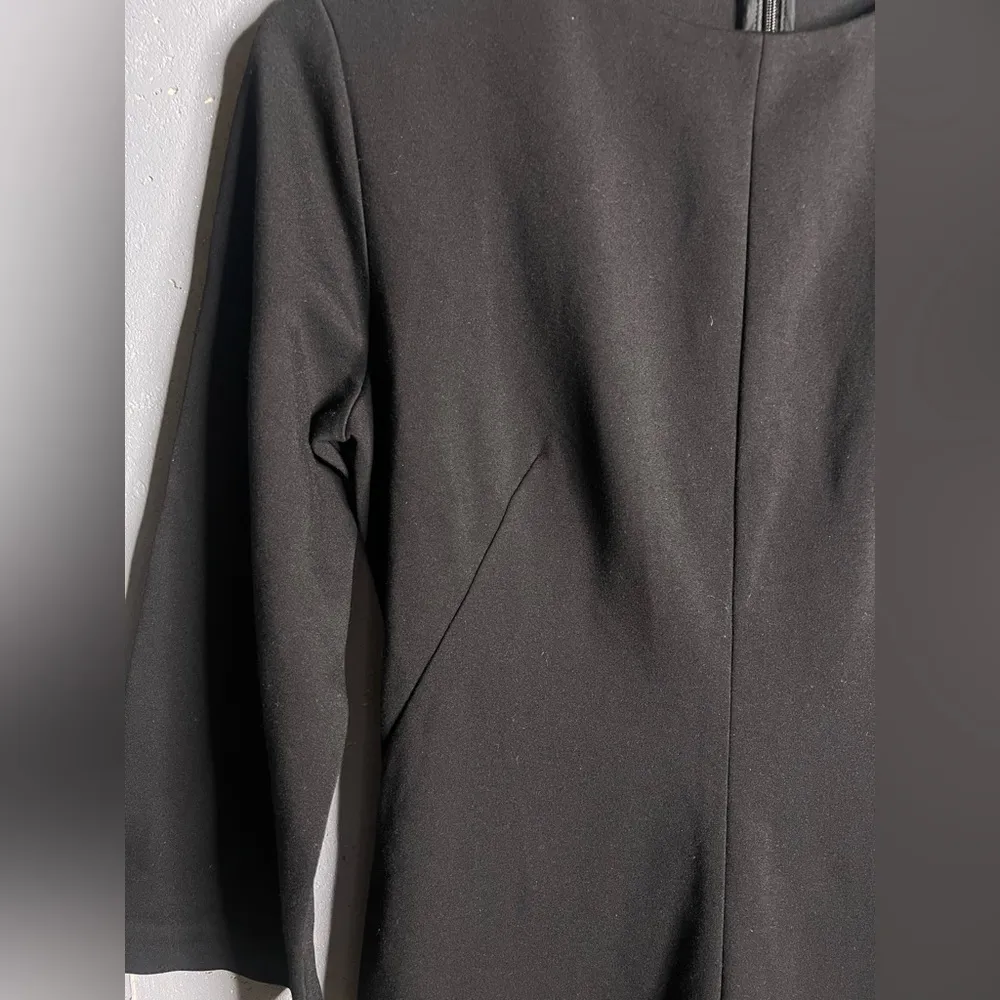 Everlane Long Sleeve Shift Dress in Black in size 4 - Image 5