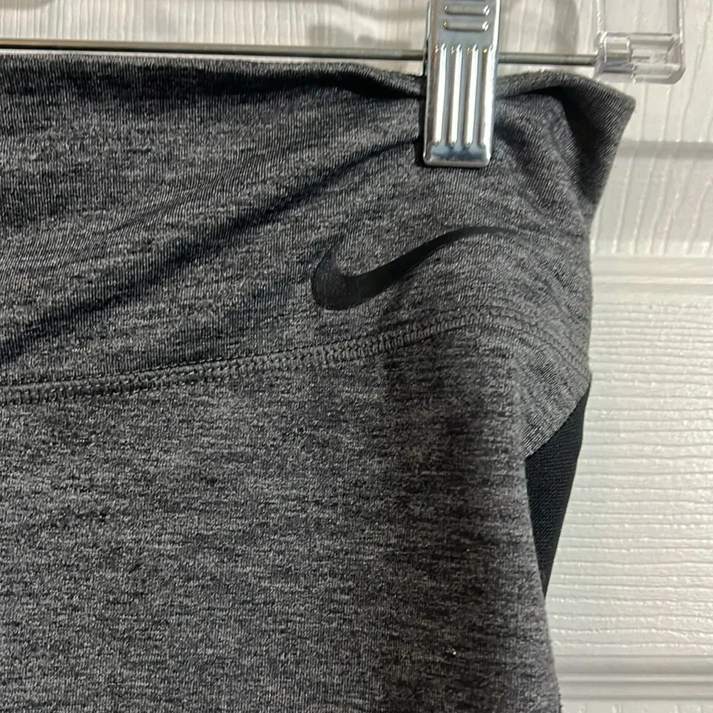 Nike Dri-Fit Leggings Women's. Size Small.  Gray Black Colorblock Cropped - Image 3