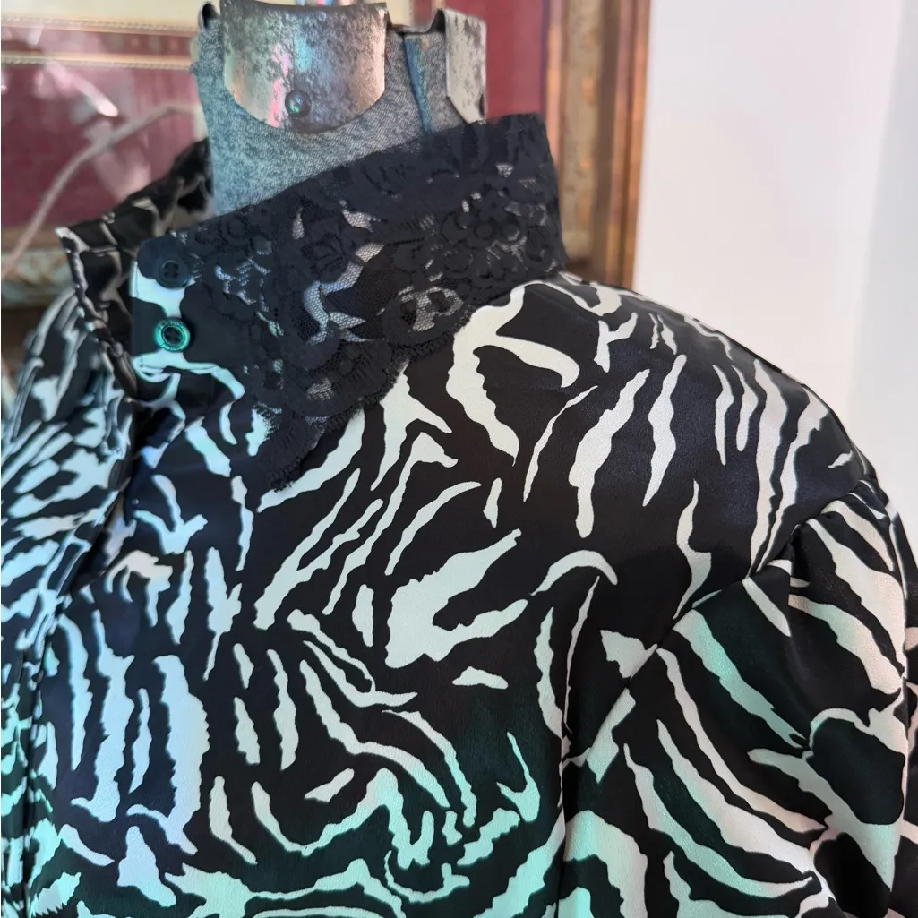 Bisou Bisou Animal Print Dress With Lace Collar and Trim ~ Size PXL 💚🍄 - Image 4