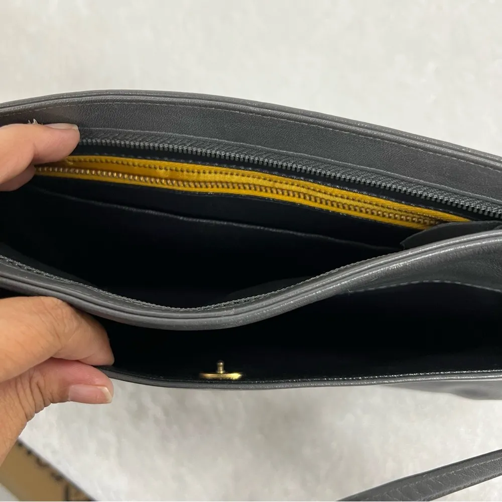 Vintage 80s Susan Gail grey leather shoulder bag purse chunky goldtone hardware Gray - Image 6