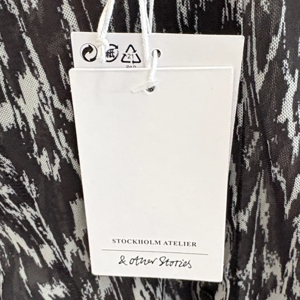 & Other Stories Monochrome Patterned Button Down Shirt - Image 4