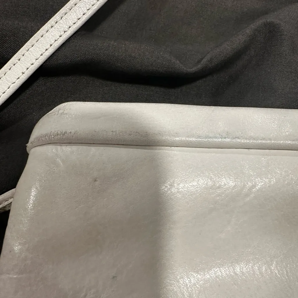 Vintage 80s Etienne Aigner White Leather Small Shoulder Bag Purse Zip Closure. - Image 10