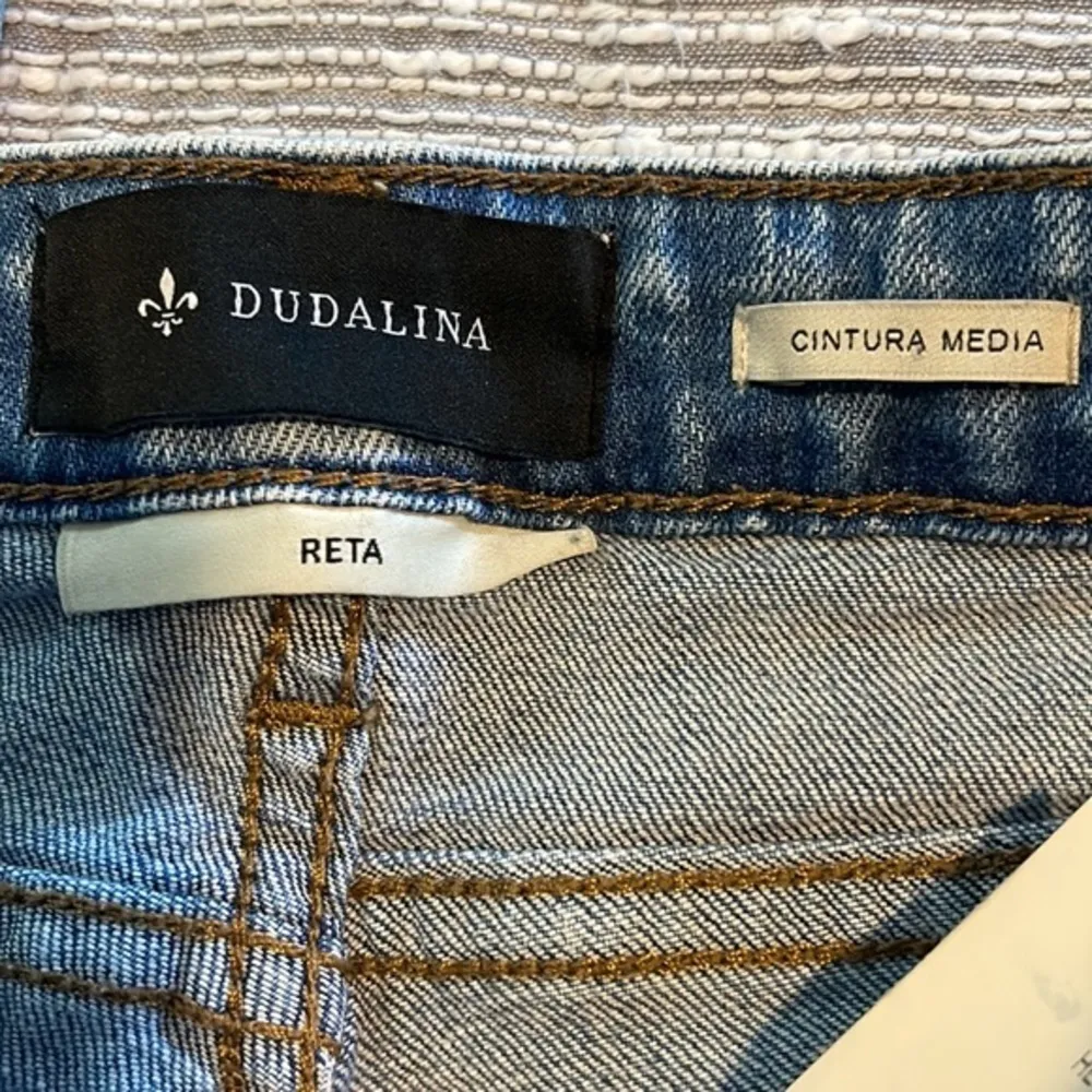 Dudalina Brazilian Cropped High Rise Skinny Jeans. Size 36 EUC #2341 - Image 3