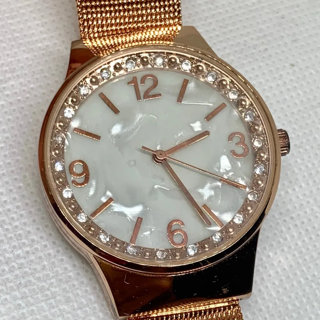 Women’s rose gold tone watch 35mm round case quartz analog mesh band running - Image 3