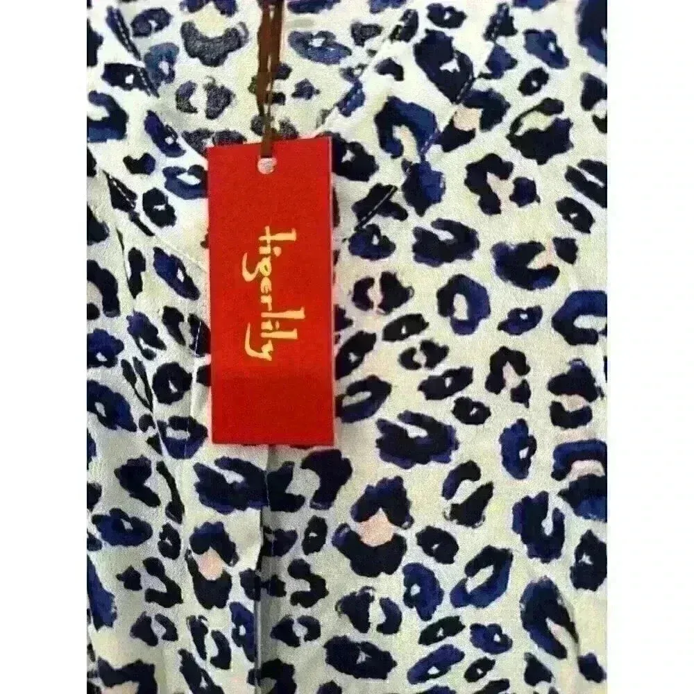 Tigerlily‎ Anthropologie Navy Leopard Print Button Down Blouse size 6 NWT - Image 4