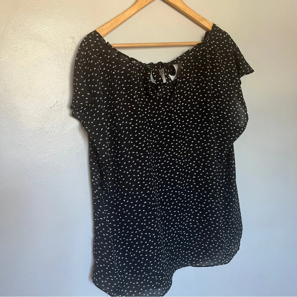 LC Lauren Conrad Floral Butterfly Design Lightweight Blouse Top Black XXL - Image 7