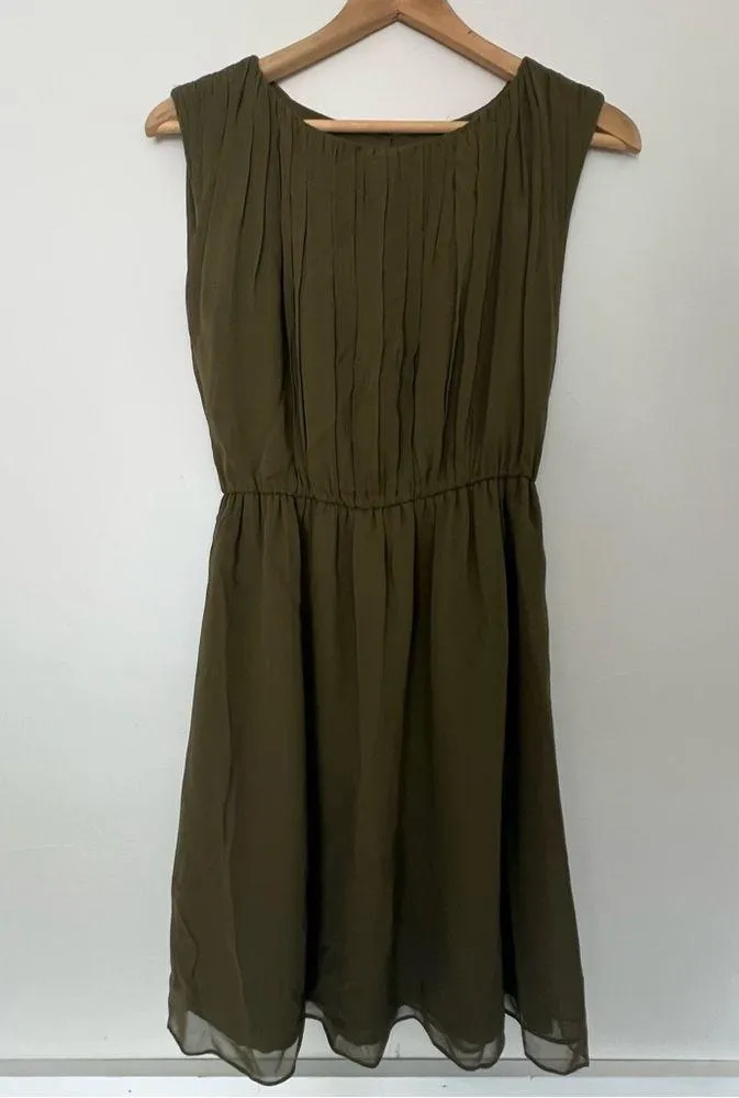 Alice & Olivia Josie 100% Silk Blouson dress small olive green - Image 4