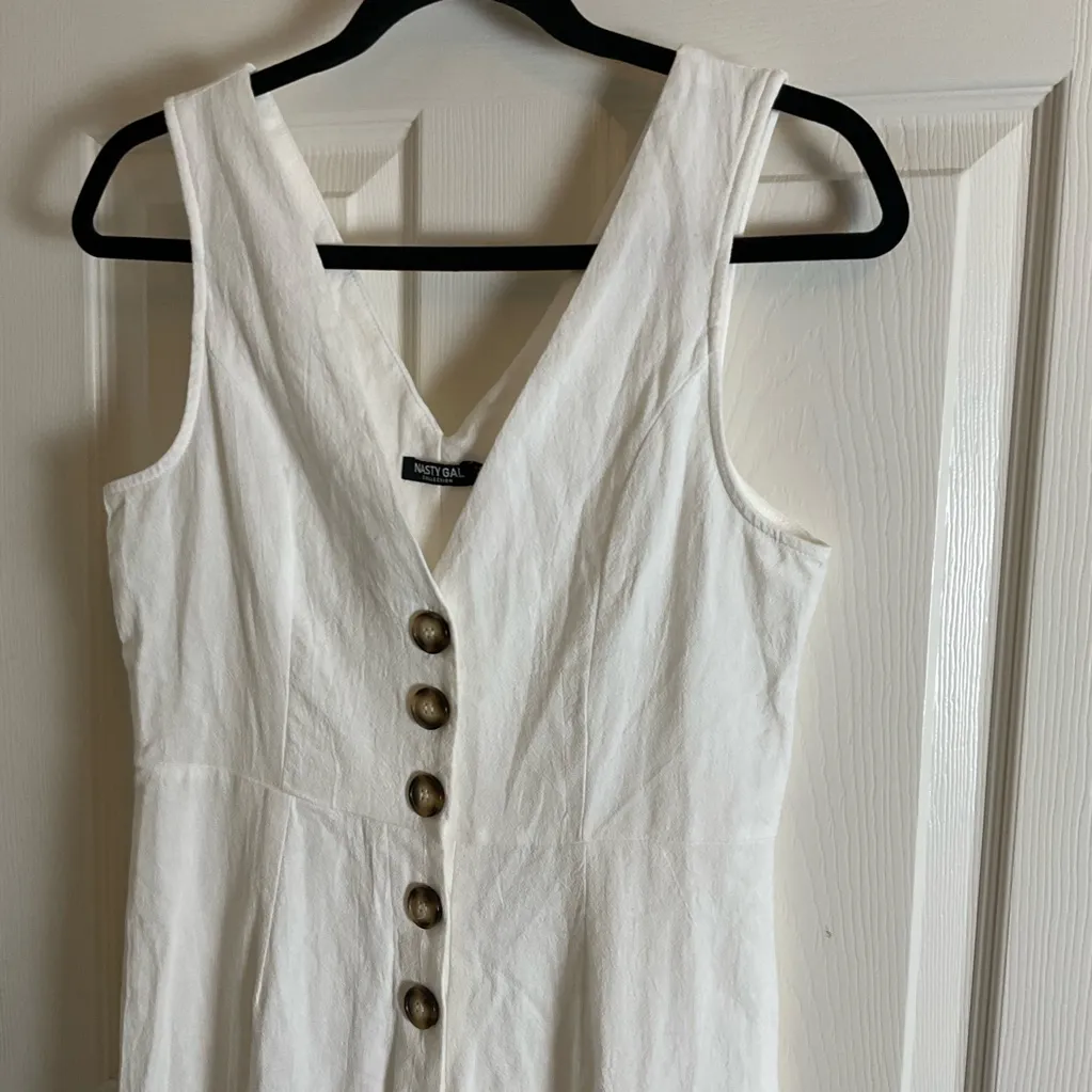 Nasty Gal White Button-Front Woman’s Jumpsuit size 6 - Image 3