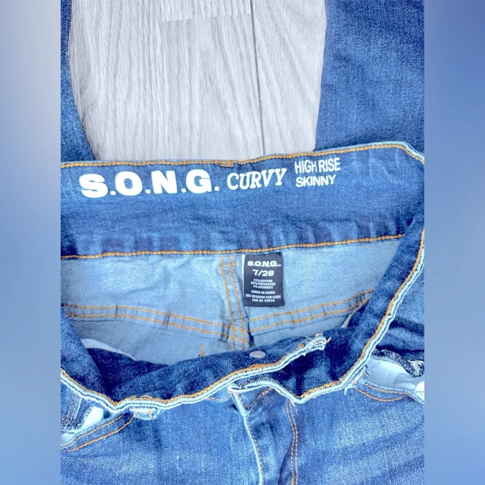 S.O.N.G Women’s Curvy High Rise Ripped Skinny Jeans Blue Size 28 - Image 6