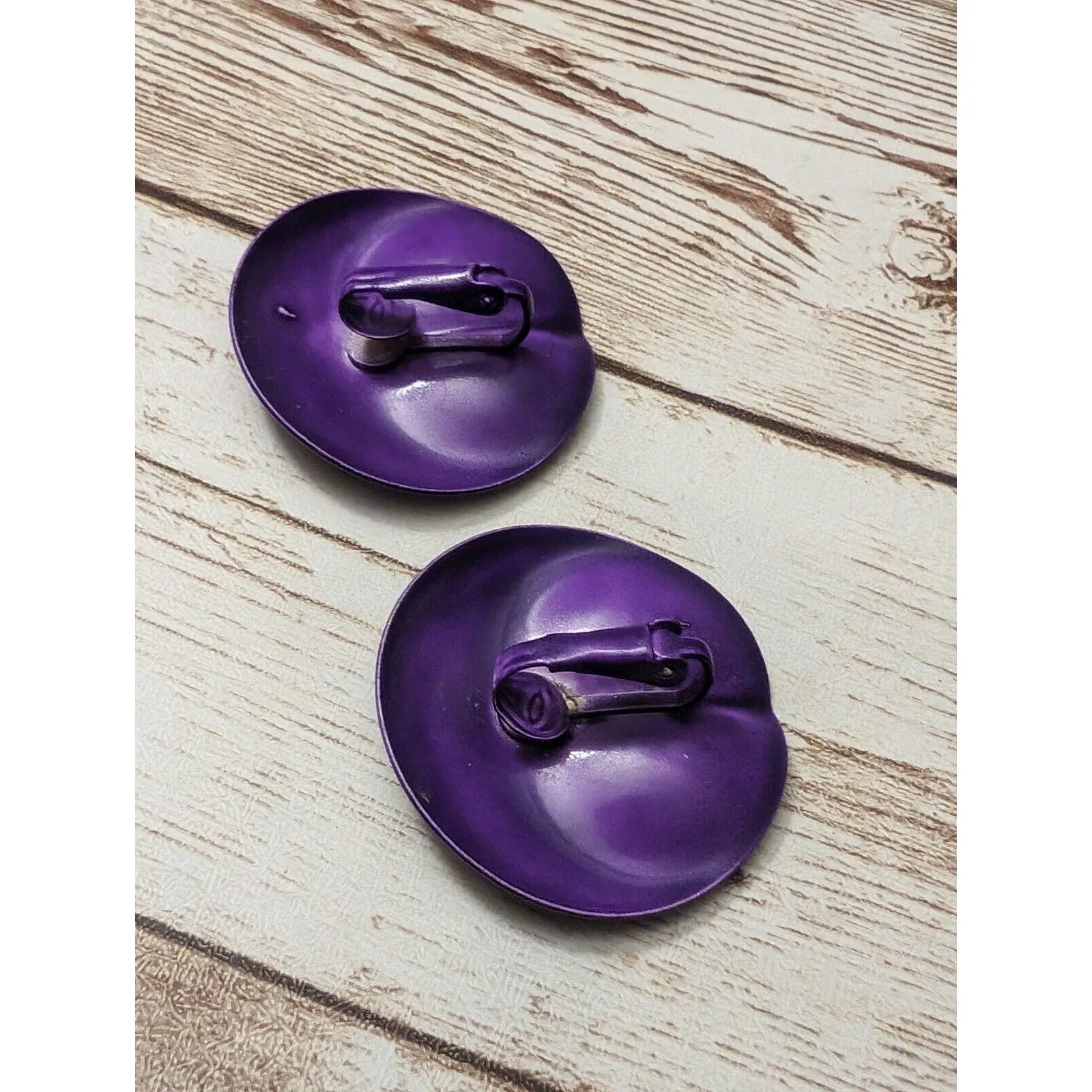 Vintage Clip On Earrings - Image 6