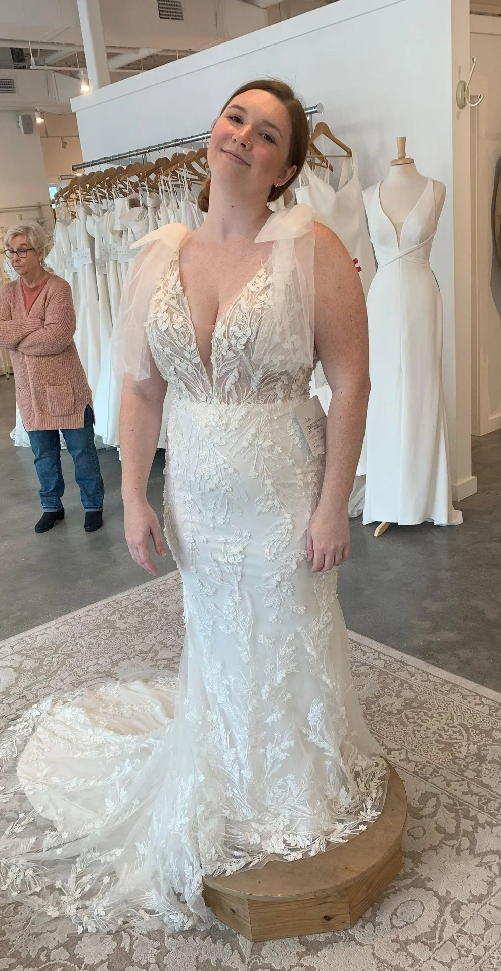 Lillian West Bridal Wedding Gown Size 14 - Image 4