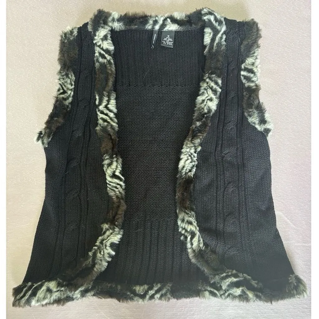 Women's Black Sleeveless Cable‎ Knit Vest with Faux Fur Trim M - Image 2