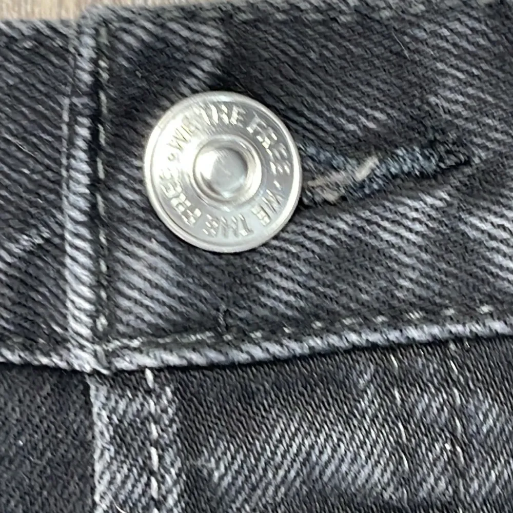 Free People Taliesin Washed Black Cut Off Shorts Size 25 - Image 12