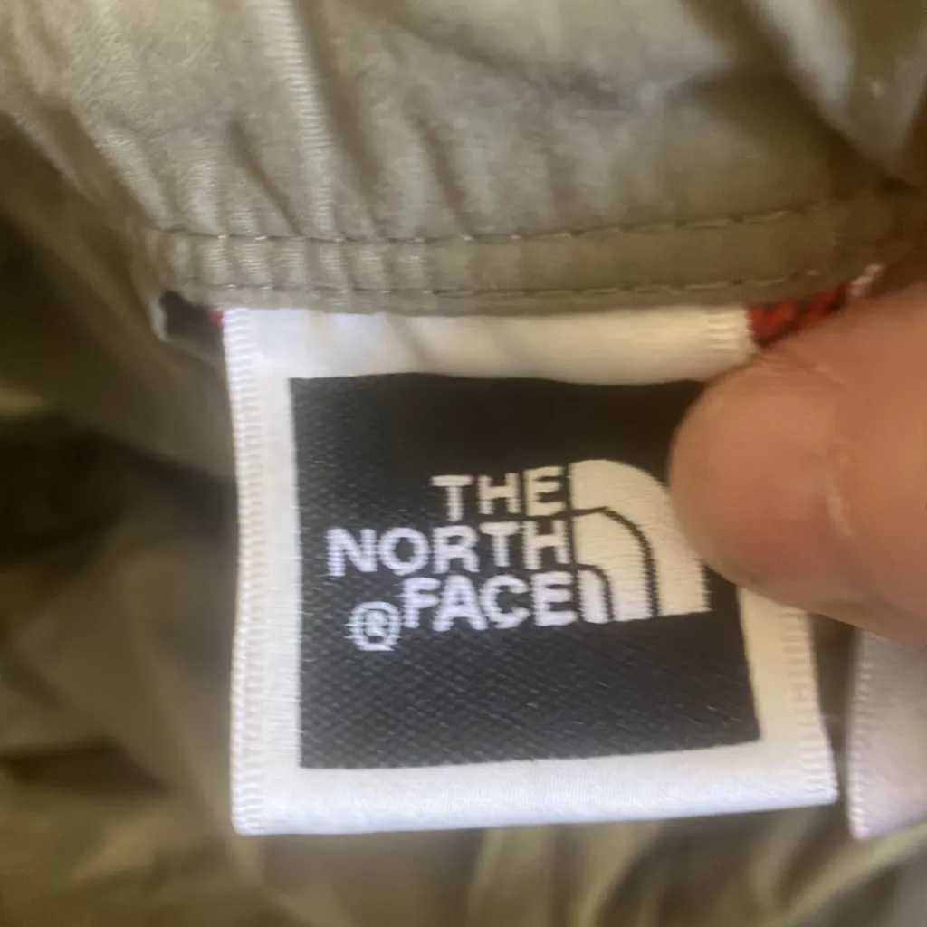 FINAL MARKDOWN Ladies the north face shorts large - Image 3