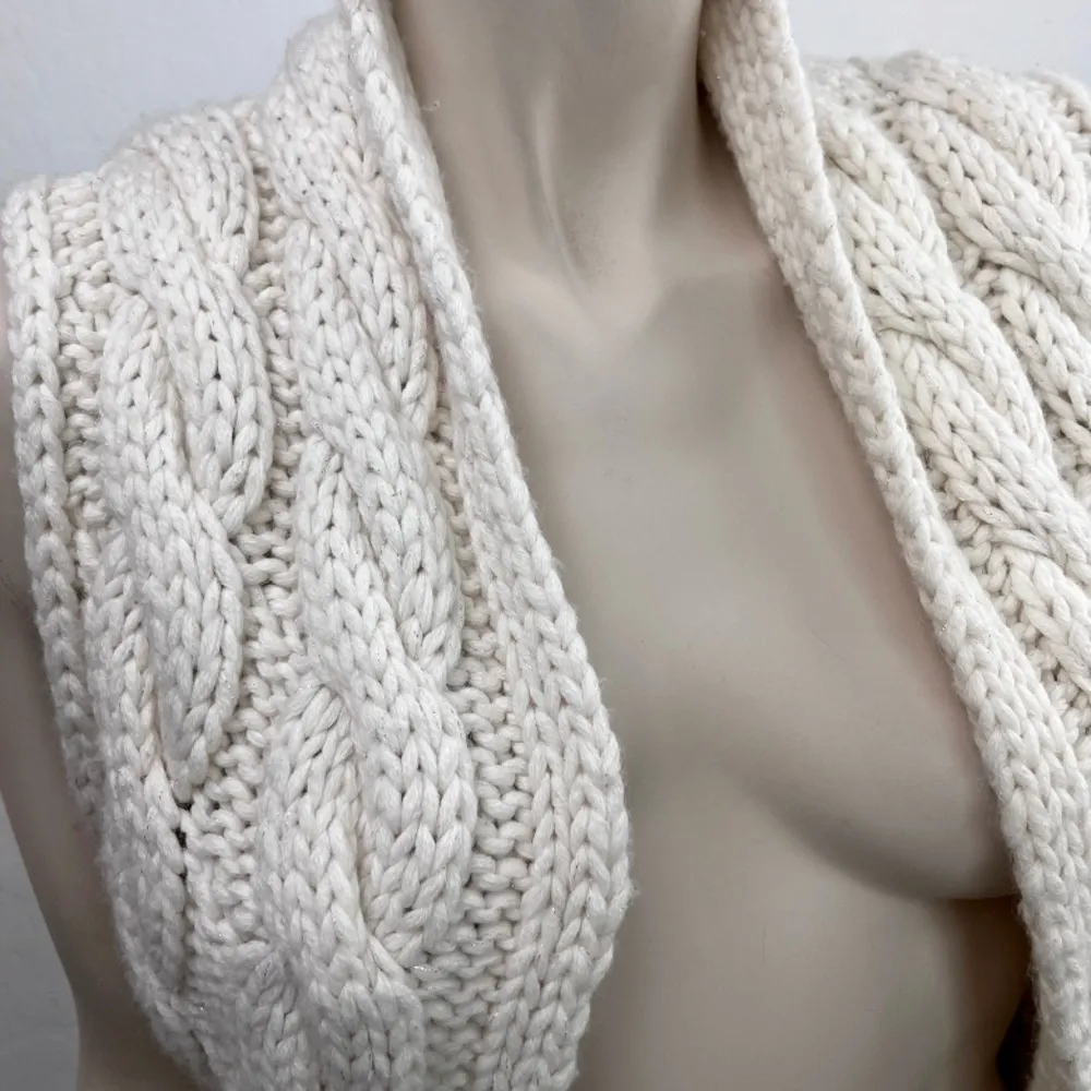 Bebe Y2K Era Ivory Chunky Knit Crop Fit Cardigan Vest White Size undefined - Image 3