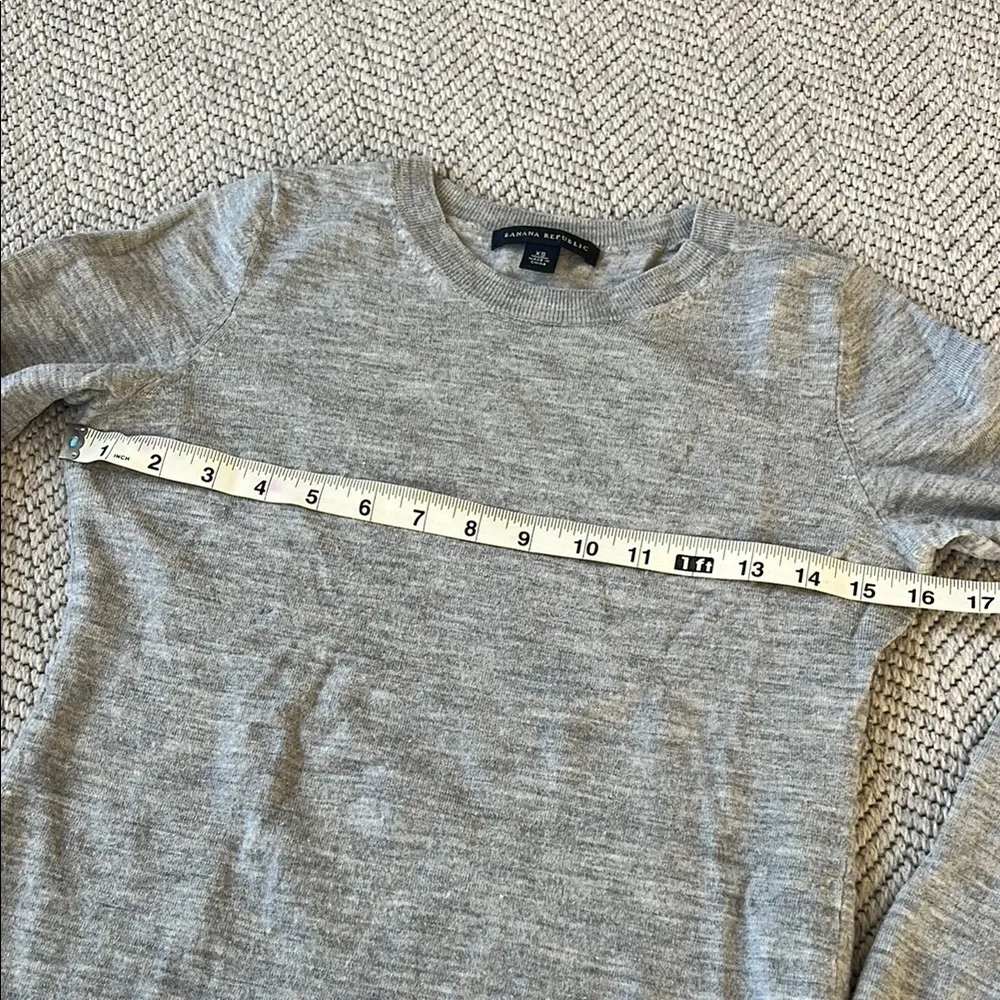 Banana Republic Sweater - Image 2