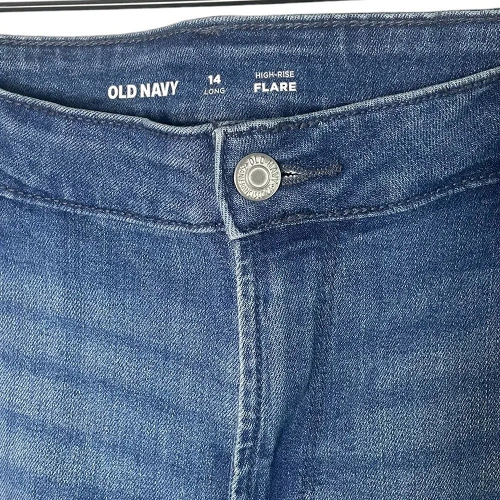 Old Navy Women’s Plus Size 14 Long High Rise Flare Jeans - Image 3
