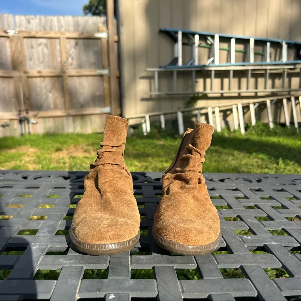 Munro Scout Tobacco Suede Ruched‎ Water Resistant Comfort Bootie size 5.5 - Image 2