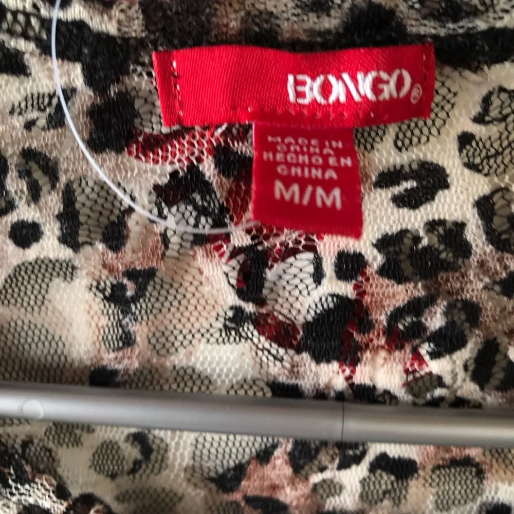 BONGO Womens Semi Sheer Lined Cropped Top Size Small/Medium Juniors New - Image 2