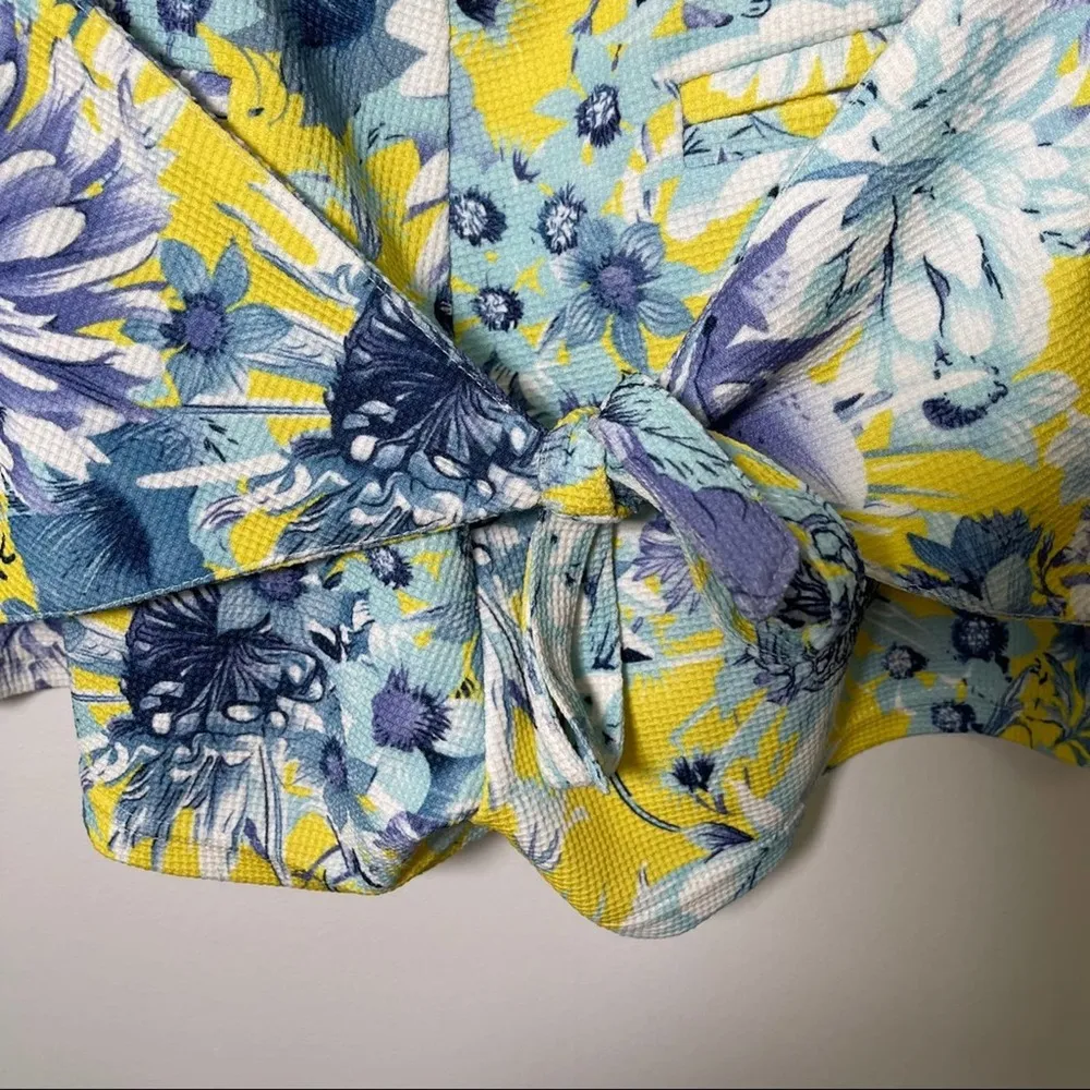 J.O.A. Los Angeles Tie Front Floral Shorts SZ Large - Image 8