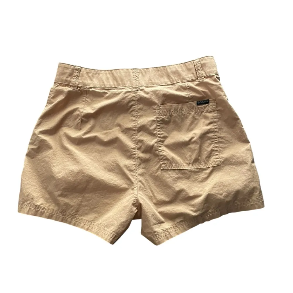 Columbia Women's Tan Cargo Shorts - Image 7