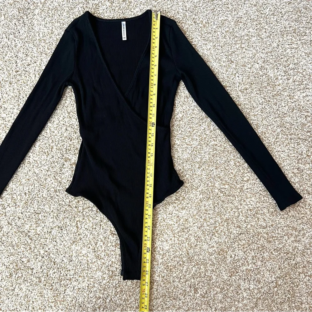 Lulus Lulu’s Black Ribbed Bodysuit Size Small Long Sleeve V Neck - Image 4