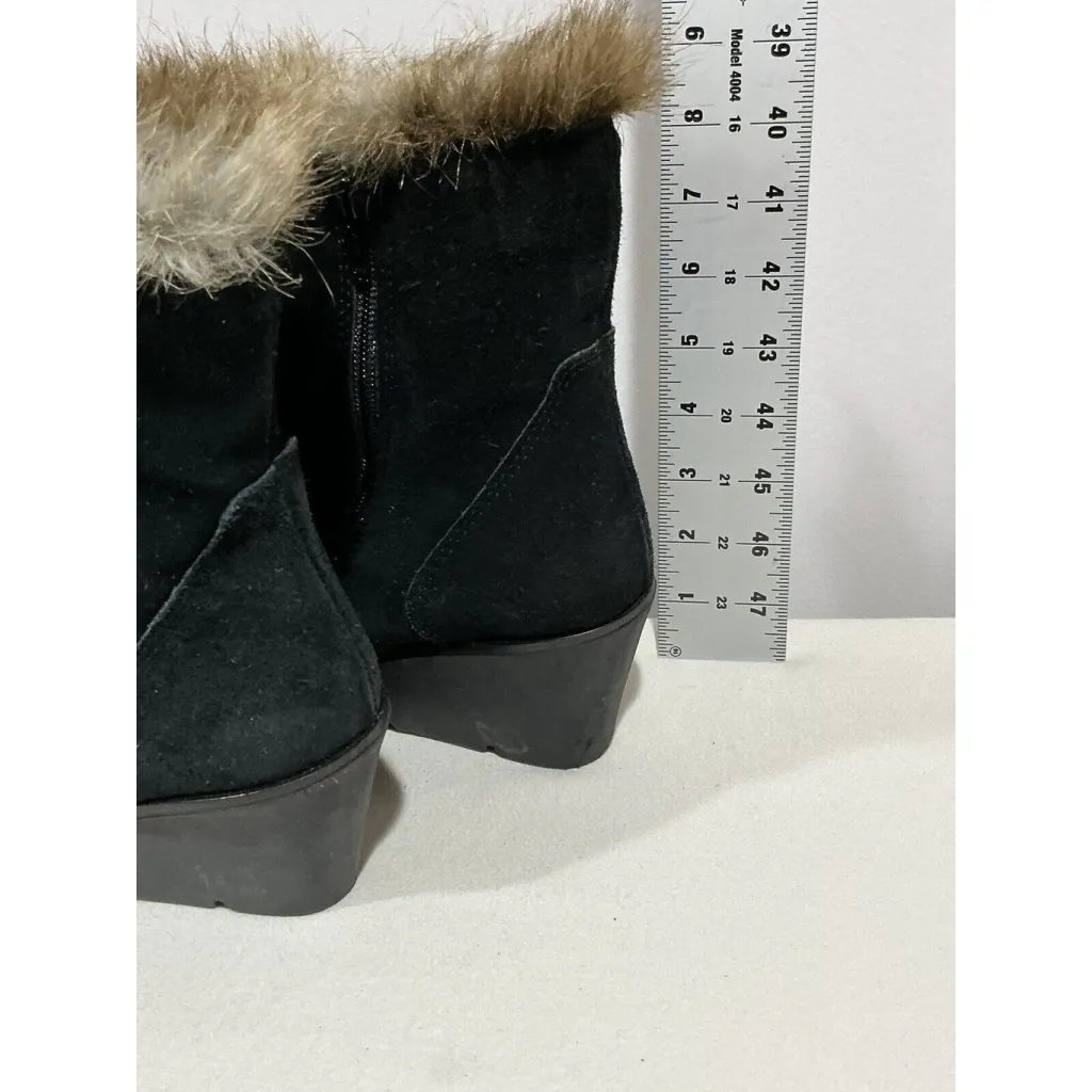 Woman’s Black Suede Faux Fur Cuff Wedge Heel Side Zip Bootie 10m Size 10 - Image 4