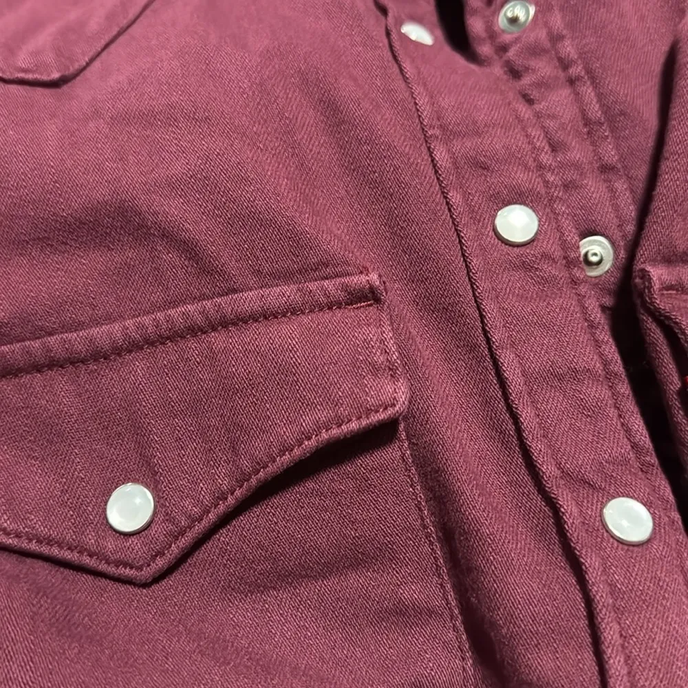 Levi's Ultimate Western Shirt Women's Burgundy Button-Up Shirt Windsor wine - Image 4