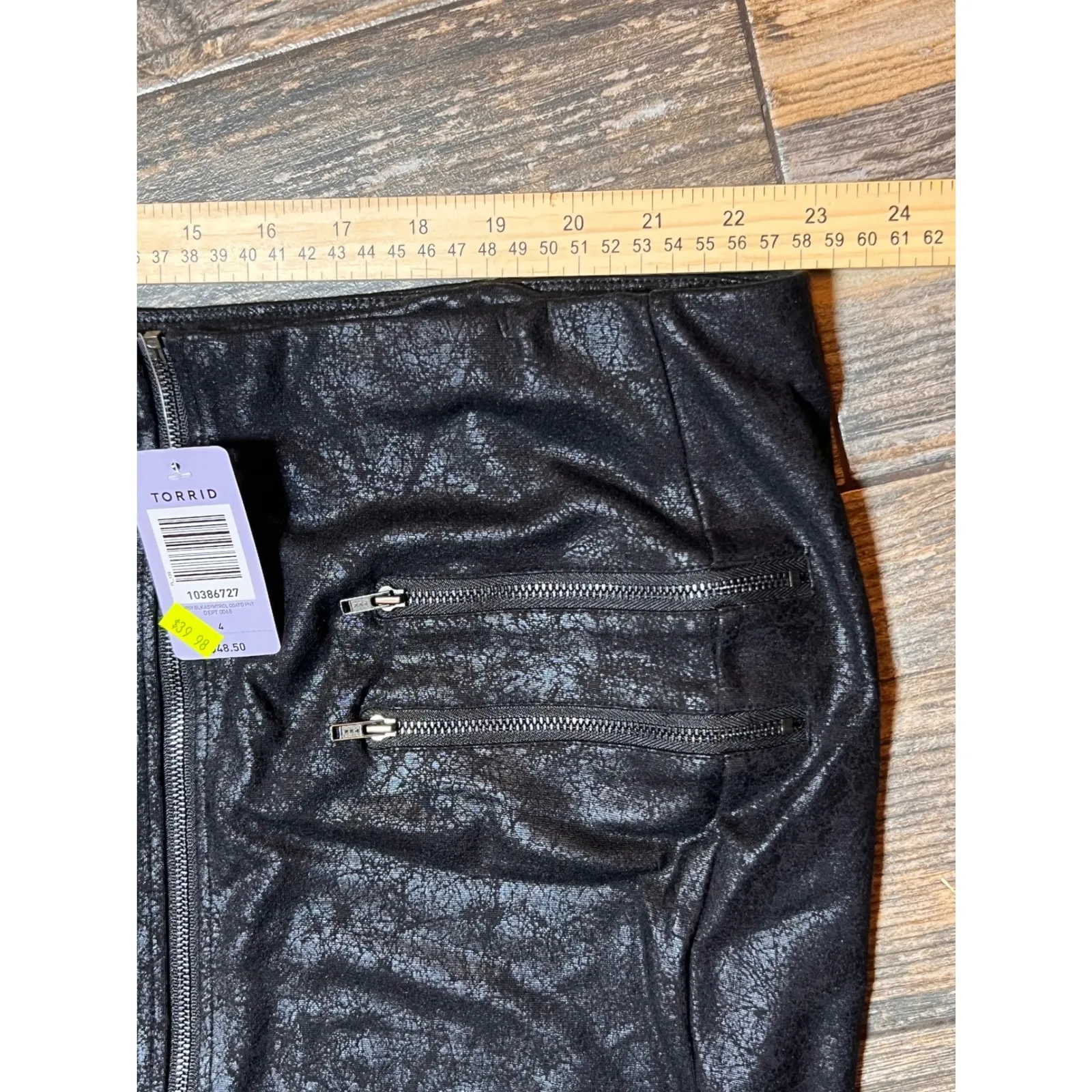 NWT Torrid Coated Moto Skirt Black Zipper Asymmetrical Size 4 Bodycon Bikercore - Image 5