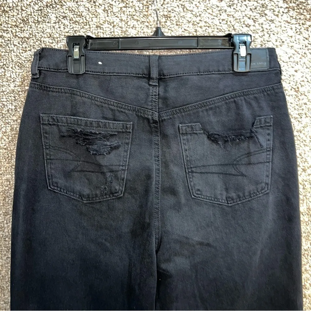 American Eagle Distressed Mom Jeans Size 10 black baggy - Image 5