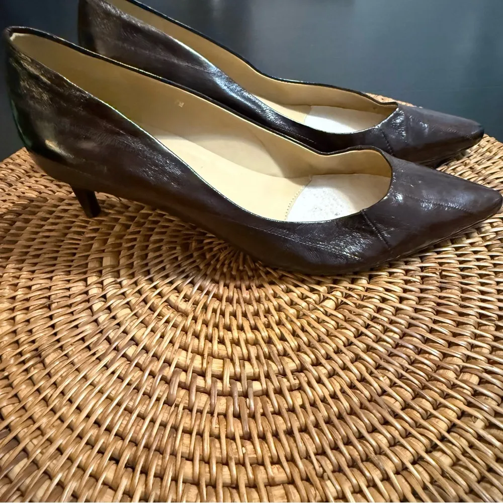 Vaneli Dark Brown Leather Heels Size 7 - Image 3