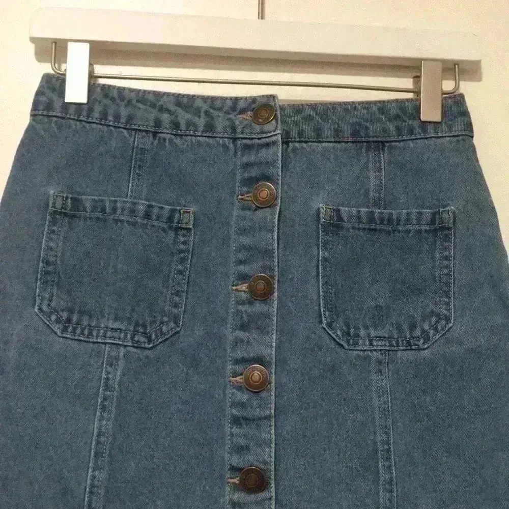 Last chance- FOREVER 21 -‎ BUTTON FRONT DENIM MINI SKIRT - Image 3