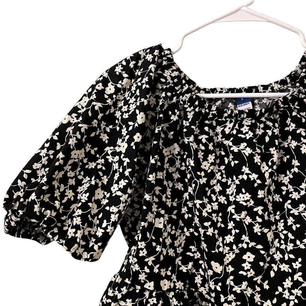 Old Navy black and white floral summer top blouse cutout detail classic puffed - Image 2