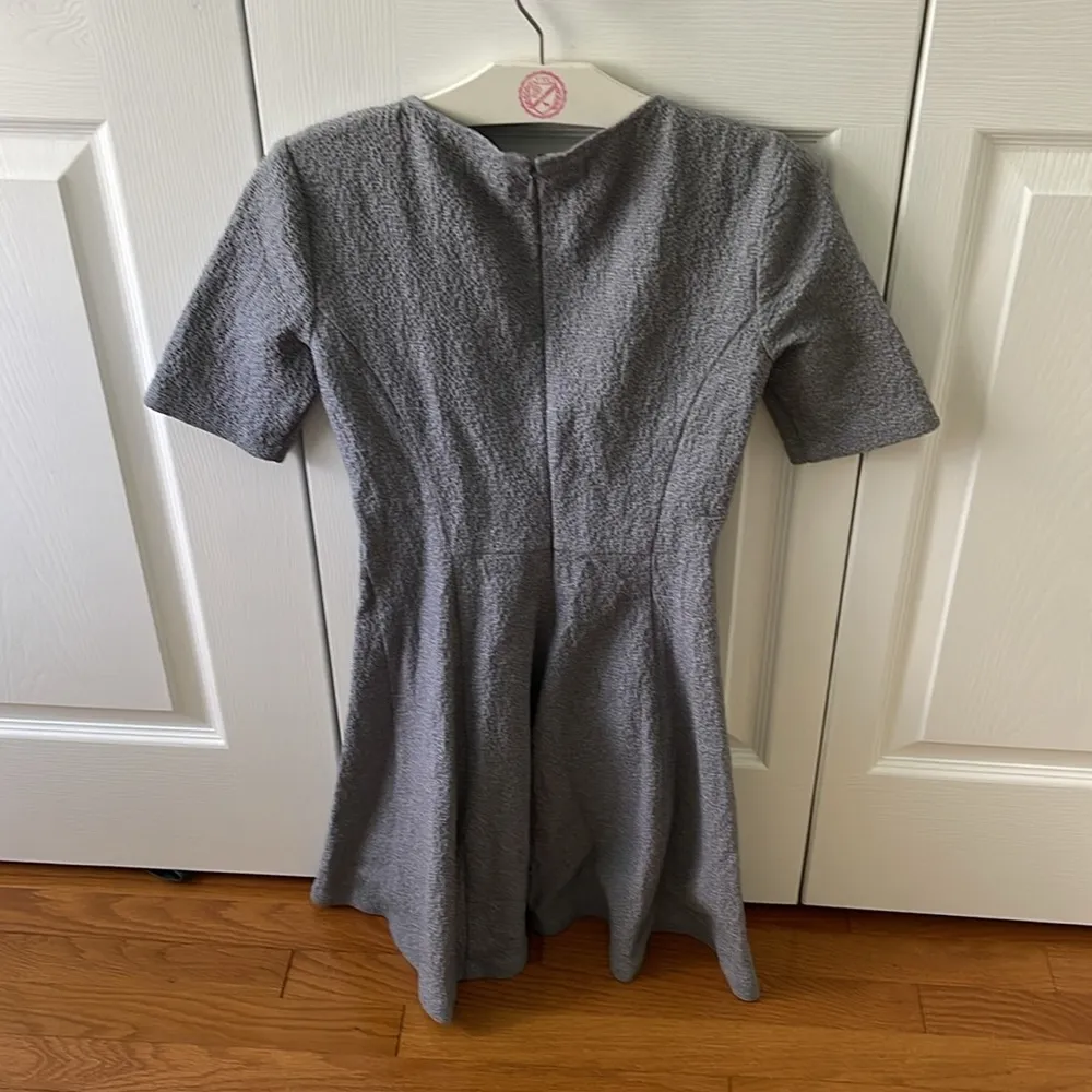Theory Albita RS Fit and Flare Short Sleeve Gray Dress - Image 3