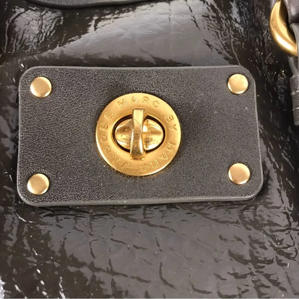 Marc by Marc Jacobs Leather Bag Totally
Turnlock Shifty Satchel Gray Purse XBody - Image 8