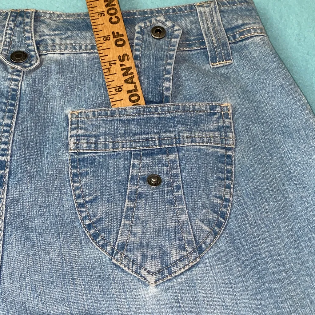 GLORIA VANDERBILT denim blue peddle pushers cargo style snap pockets size 12 - Image 15