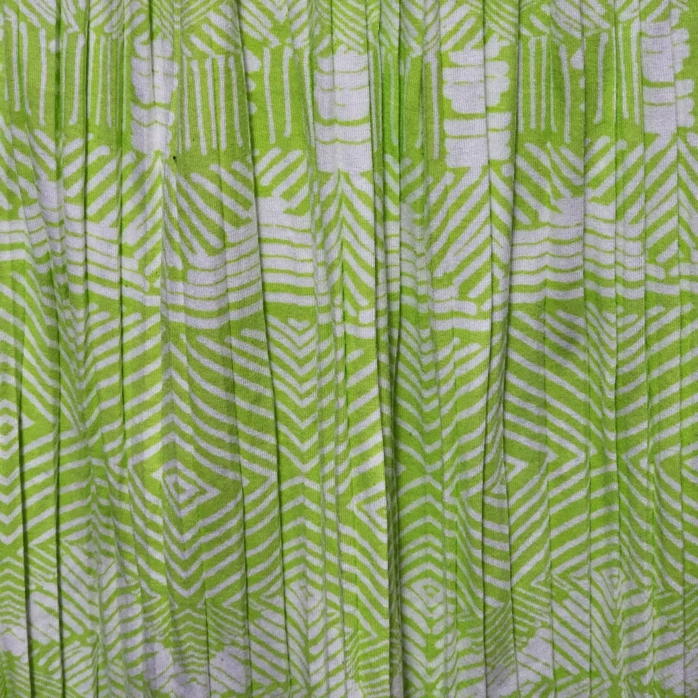 American Eagle neon green batik aztec pleated high low skirt size large - Image 3
