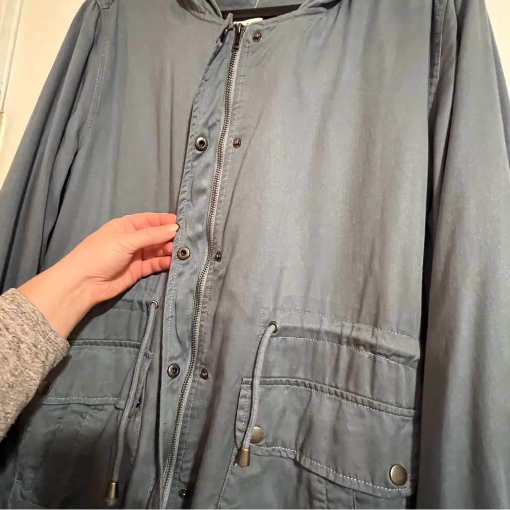 #08 MIA & TESS ARNOK SLATE BLUE LIGHTWEIGHT HOOD UTILITY JACKET SIZE MEDIUM NWT - Image 4