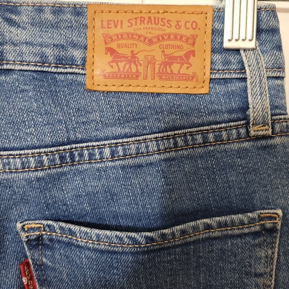 Levi's  721 High Rise Skinny Med Wash Blue Denim Jeans Women's  Size 24 - Image 9