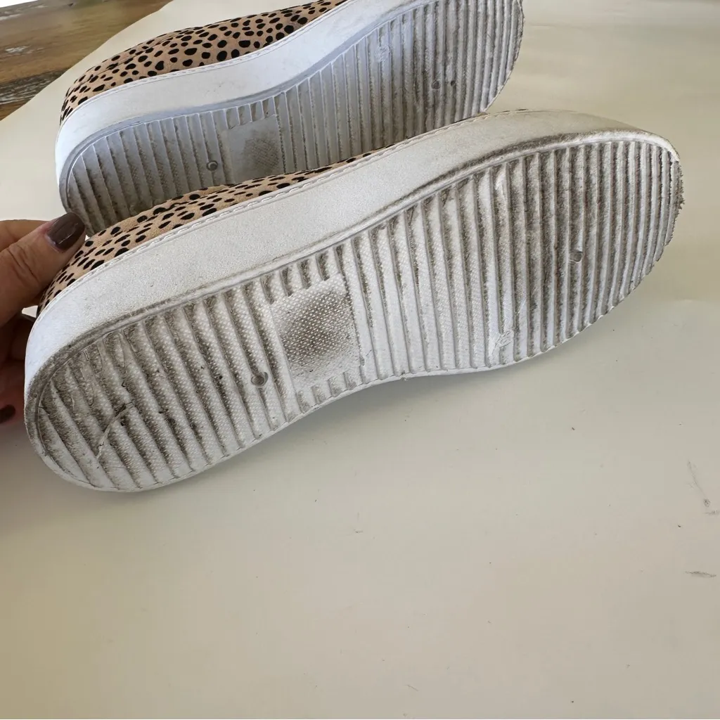 Qupid Tan and Black Spotted Slip-On Sneakers Size 8.5 - Image 10