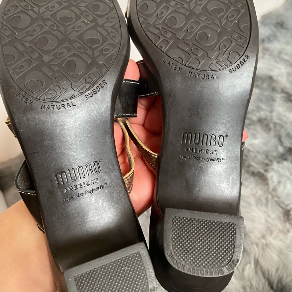 Munro -Elegant Black and Brown Women's Sandals - Image 7