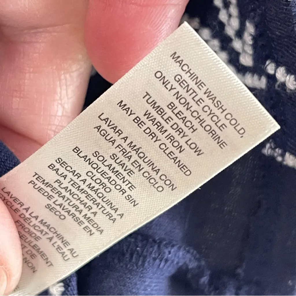 CHICO’S Navy Blue Short-Sleeve Top White Floral Pointillist Embroidery, Small - Image 10