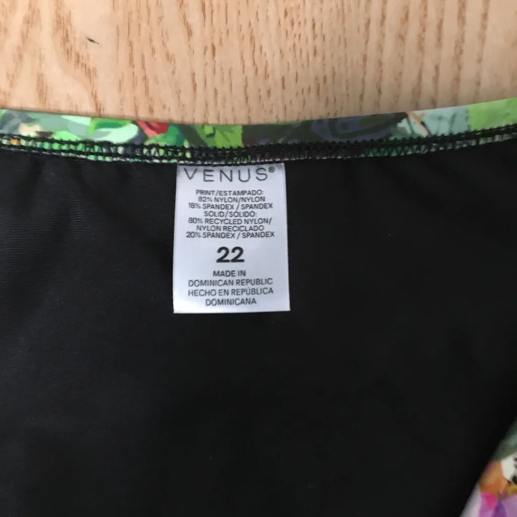 New Women’s Venus Super Sexy 1pc Floral Print & Black Swimsuit Size 22 - Image 9