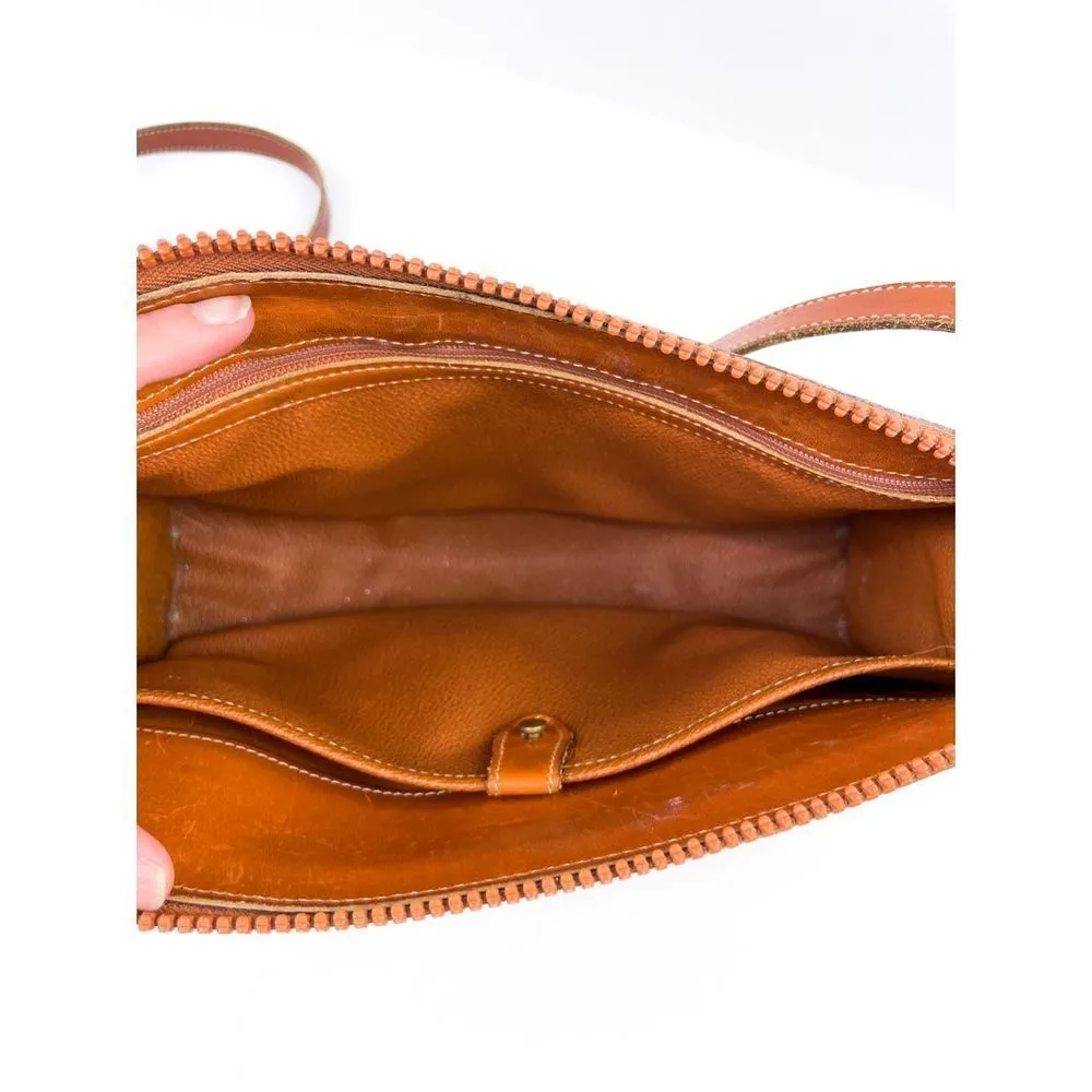 Dooney and Bourke Vintage Ivory and Tan Leather Crossbody Bag - Image 6
