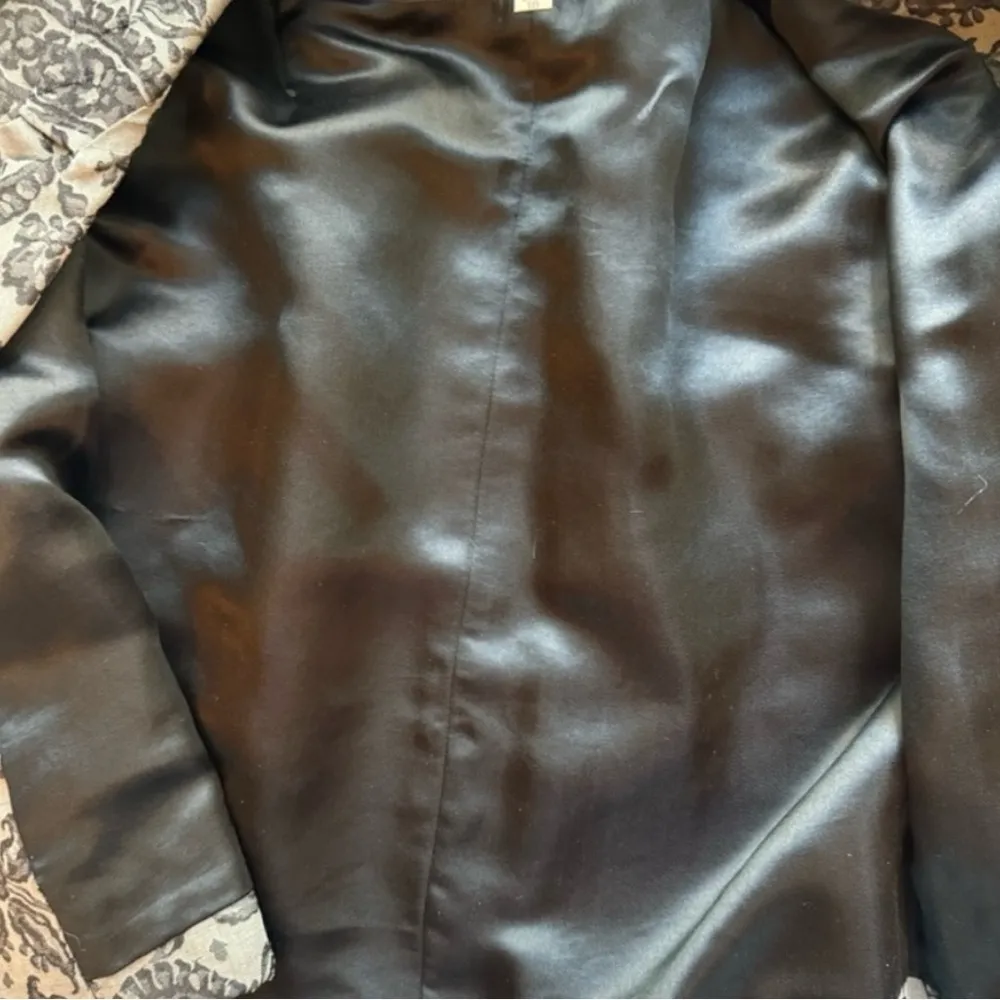 VINTAGE 60s Dynasty 100% Silk Jacquard Grey & Black Paisley Blazer - Image 5