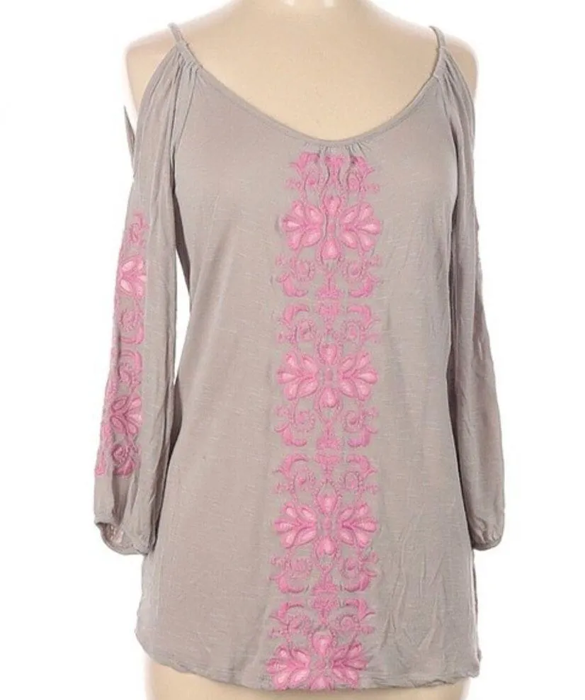 Tan and pink off shoulder floral top size small - Image 2